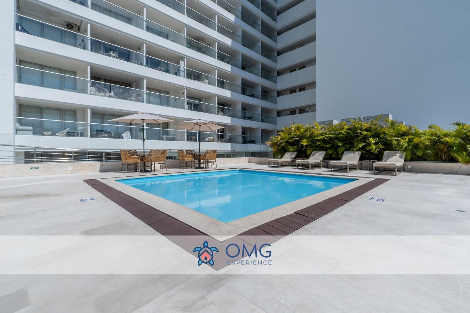 Cómoda Con Dos Camas Queen Piscina Cb1031 *